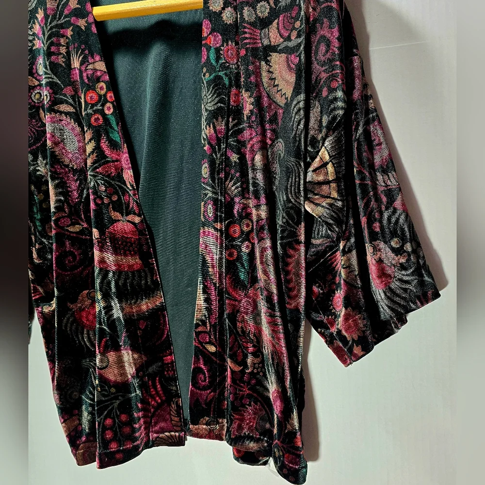 LOFT Womens Velvet Kimono Jacket with Floral Patterns , One Size _ Fall Chic - Picture 5 of 5
